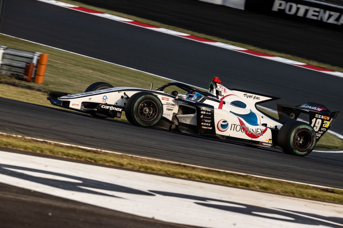 De Vries beloont zichzelf en team met punten in Super Formula op Fuji