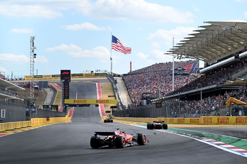 Max Verstappen, Red Bull Racing RB20, Lando Norris, McLaren MCL38, Carlos Sainz, Ferrari SF-24