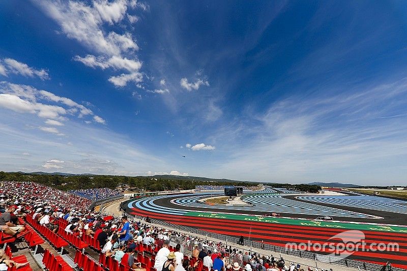 Max Verstappen, Red Bull Racing RB14 y Lewis Hamilton, Mercedes AMG F1 W09
