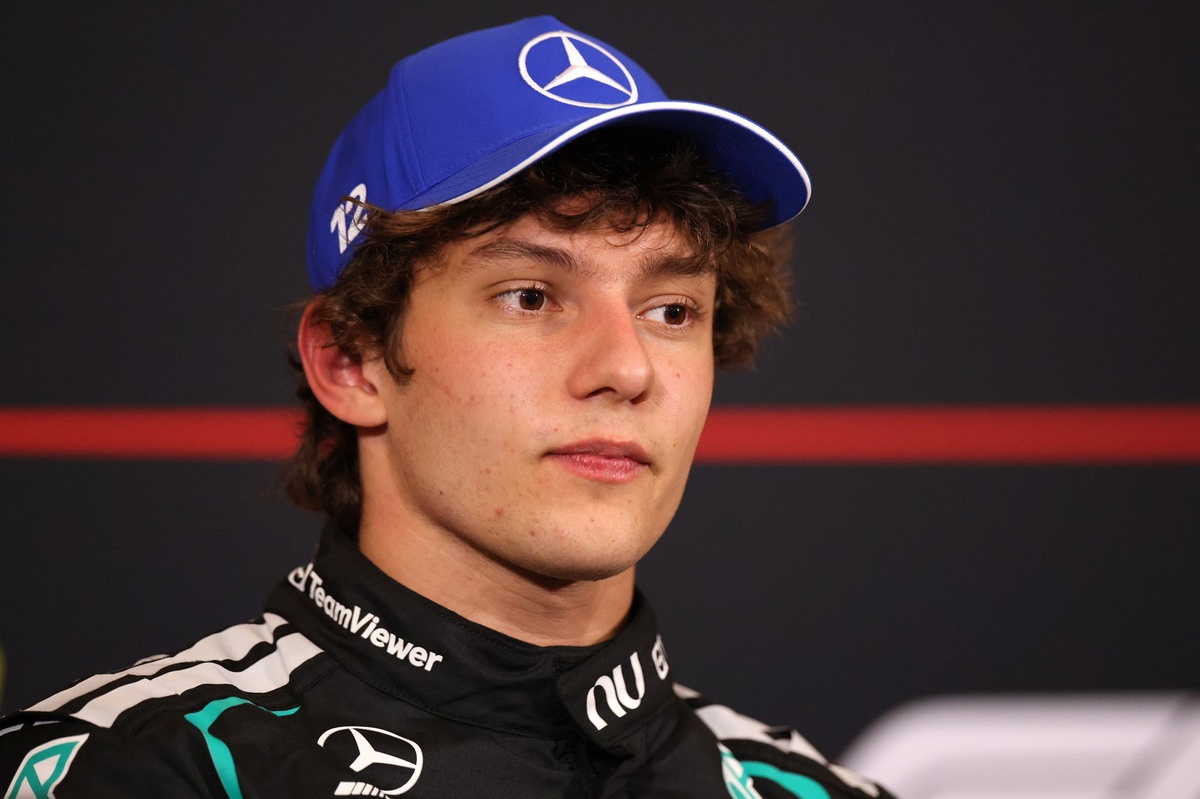 Plus jeune poleman en F1, Antonelli célèbre dans la prudence