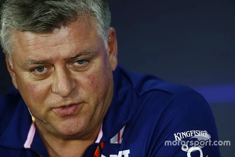 Otmar Szafnauer, Chief Operating Officer, Force India, Mario Isola, tijdens de persconferentie