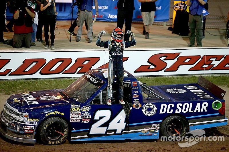 Larson: Eu não gostaria de ver a Cup em oval de terra