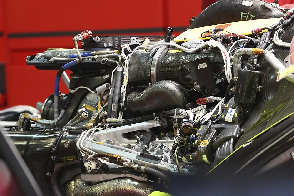 Ferrari SF21 engine