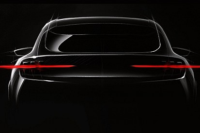 Ford показала тізер електрокросовера в стилі Mustang
