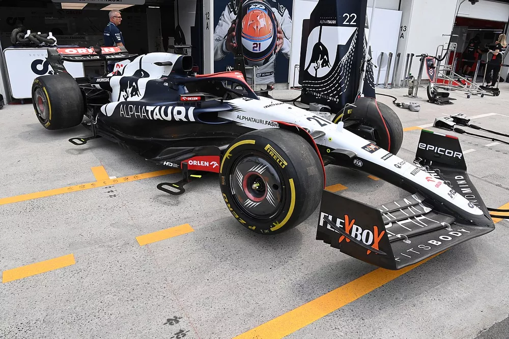 AlphaTauri AT04 front wing detail