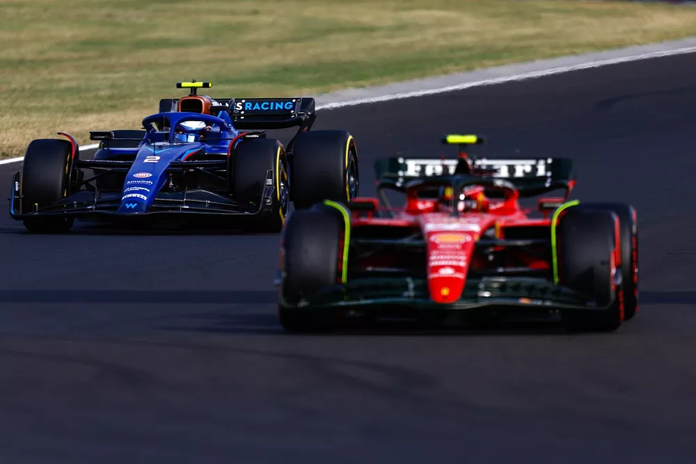 Carlos Sainz, Ferrari SF-23, Logan Sargeant, Williams FW45