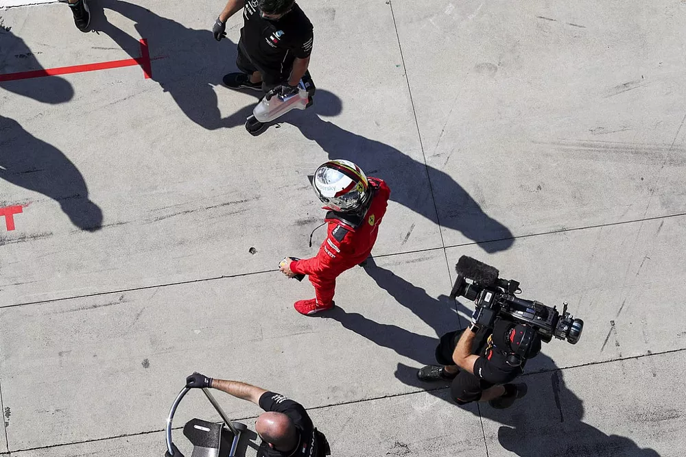 Sebastian Vettel, Ferrari, dans la voie des stands