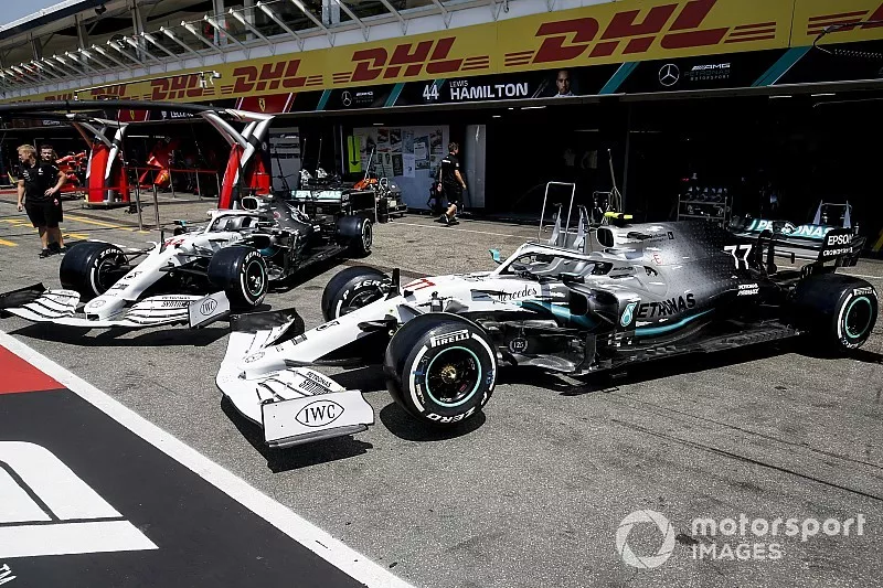 El Mercedes AMG F1 W10 con la decoraci&oacute;n especial de su 125&ordm; aniversario