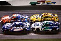 Kyle Larson claims "you can't go anywhere" with Daytona 'gridlock'