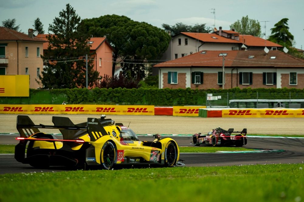 #83 AF Corse Ferrari 499P: Robert Kubica, Yifei Ye, Philip Hanson