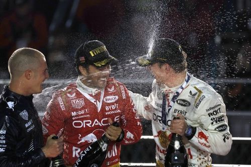 Buxton: Checo Pérez debe ser 2° consistentemente o Ricciardo podría ascender