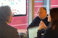 La primera foto de Vasseur en las oficinas como jefe de Ferrari F1