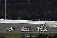 Almirola: "Le regresar&iacute;a el favor" a Austin Dillon por la victoria en las 500 de Daytona