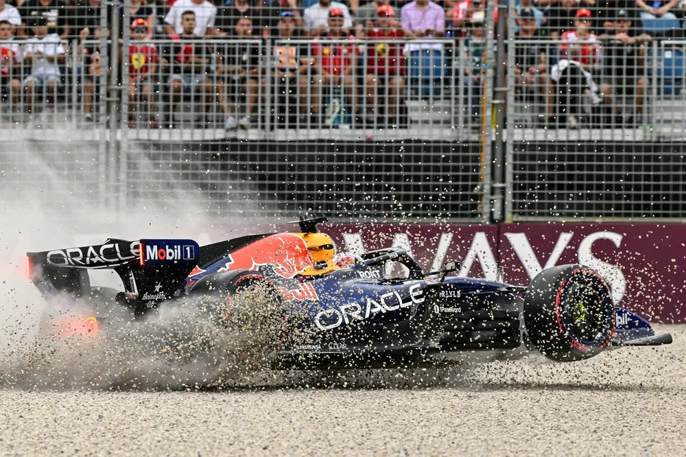 フェルスタッペン、オーストラリアGP予選でクラッシュ。レントゲン検査
