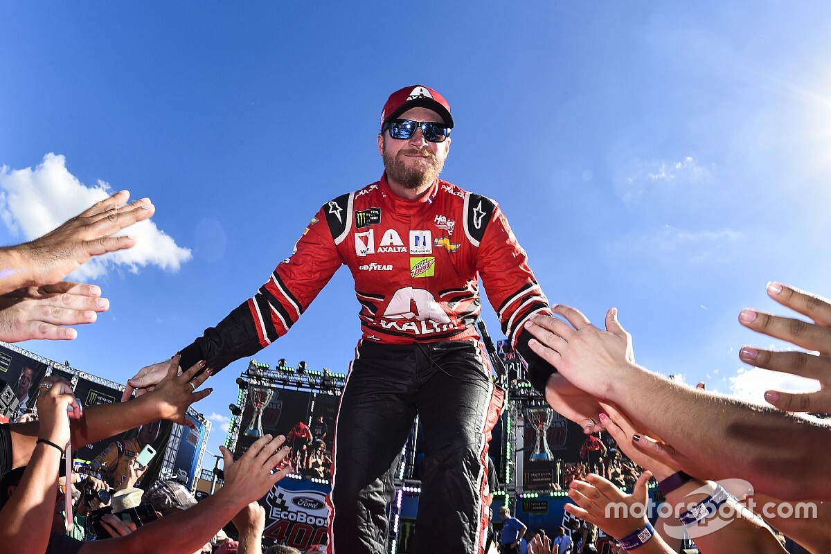 Dale Earnhardt Jr. to run 2019 Xfinity race at Darlington