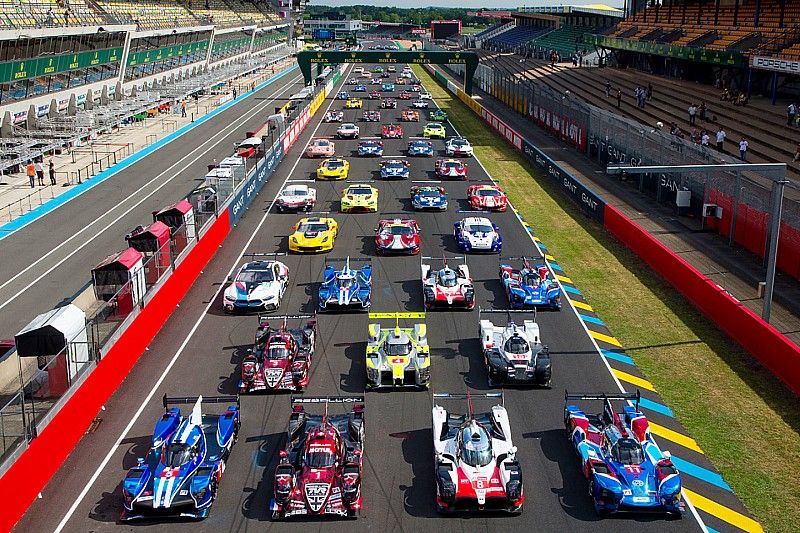 Foto oficial de grupo de coches