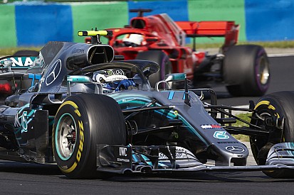 F1-es autó fejjel lefelé: vajon lehetséges?