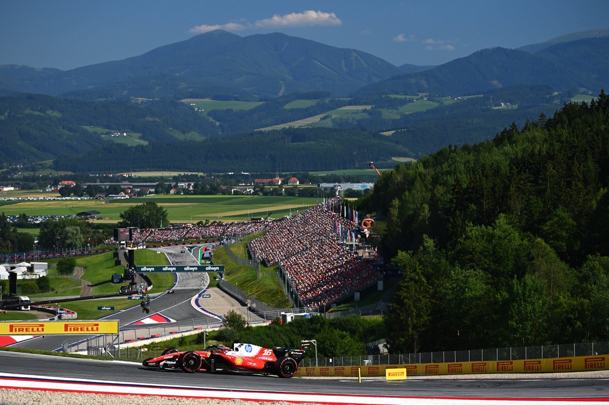F1: Ferrari questiona decisão "discutível" da FIA, mas não protesta pole de Russell na Áustria