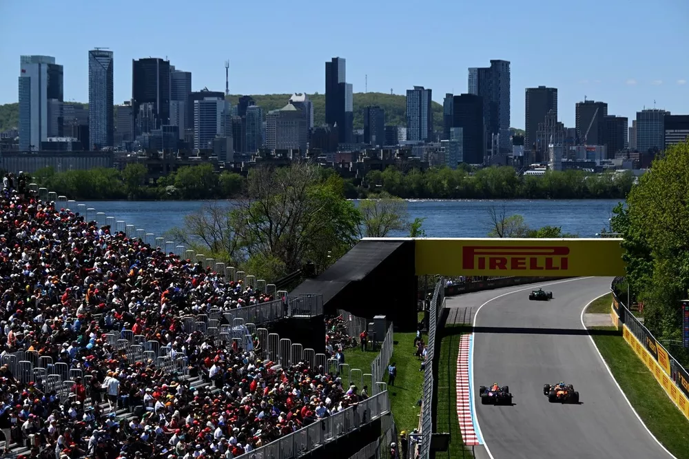 Lando Norris, McLaren, Lance Stroll, Aston Martin Racing, Isack Hadjar, Red Bull Racing