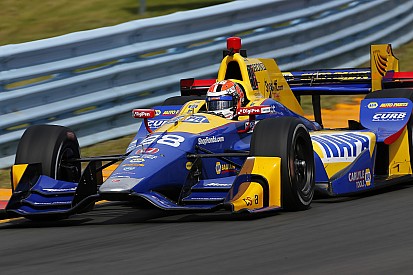 Росси завоевал первый поул в карьере в IndyCar