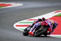 Jorge Martín hace el récord de Mugello para sumar su tercera pole; Márquez, al suelo