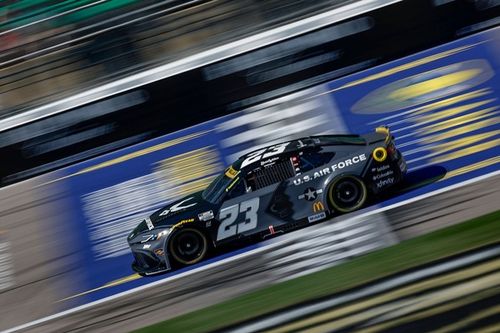 V&Iacute;DEO NASCAR: Wallace se revolta e mostra dedo do meio para 'patr&atilde;o' Hamlin ap&oacute;s 'treta' no Kansas