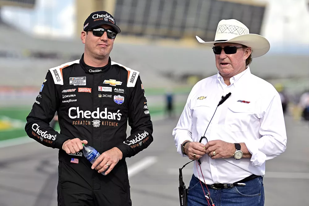 Kyle Busch, Richard Childress Racing, Cheddar's Scratch Kitchen Chevrolet Camaro