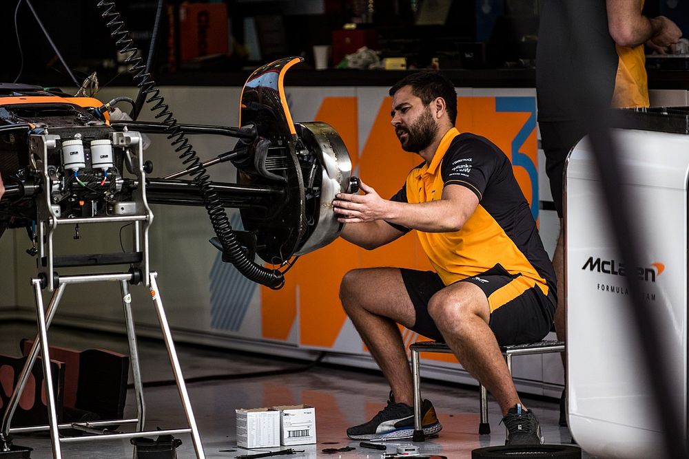 Detalle del freno del McLaren MCL36