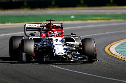 Alfa Romeo: Raikkonen primo degli "altri", un problema ai freni rallenta Giovinazzi