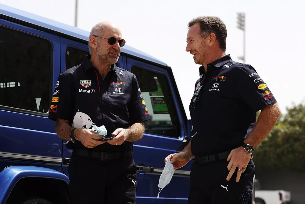 Adrian Newey, Ing&eacute;nieur en Chef, Red Bull Racing, et Christian Horner, Team Principal, Red Bull Racing 