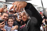 Hamilton revela sonho de ser astro de Hollywood