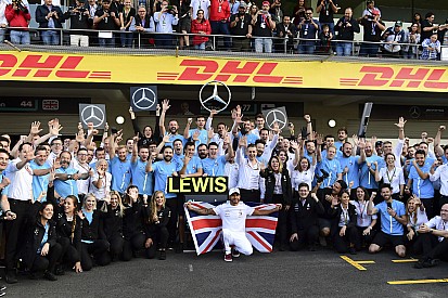 Mercedes: "Hemos hecho algo extraordinario en la historia de la competición"