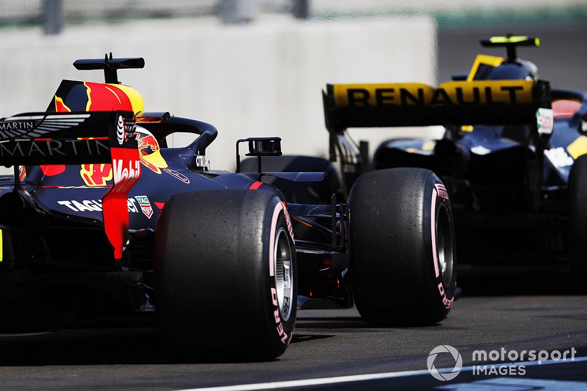 Renault: Most akkor a több vagy a kevesebb üzemanyag a nyerő?!