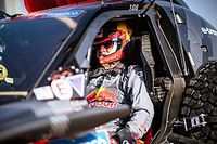 &iexcl;Sainz hace que el helic&oacute;ptero d&eacute; la vuelta y vuelve al Dakar!