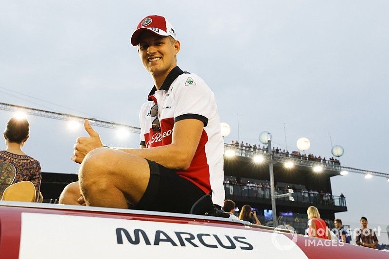 Marcus Ericsson, Sauber, on the drivers' parade