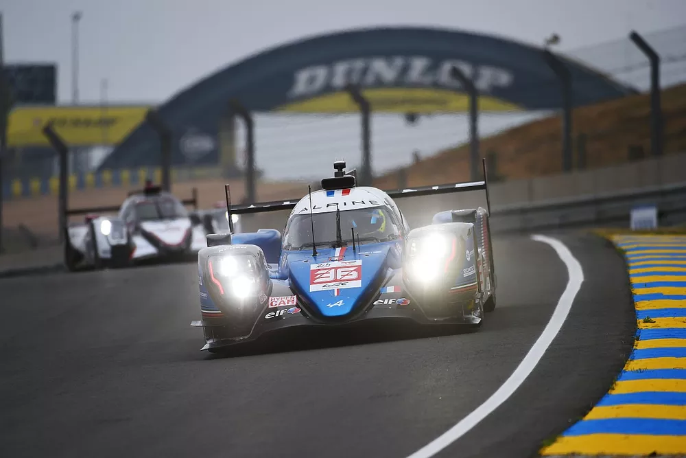 #36 Alpine Elf Team Alpine A480 - Gibson LMP1 d'Andr&eacute; Negrao, Nicolas Lapierre, Matthieu Vaxiviere