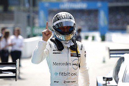 DTM Hockenheim: İlk yarışta Paffett kazandı, Mercedes duble yaptı!