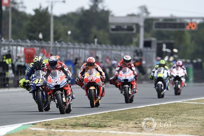 Stoner ziet verandering in MotoGP: “Rijders gaan niet tot de limiet”