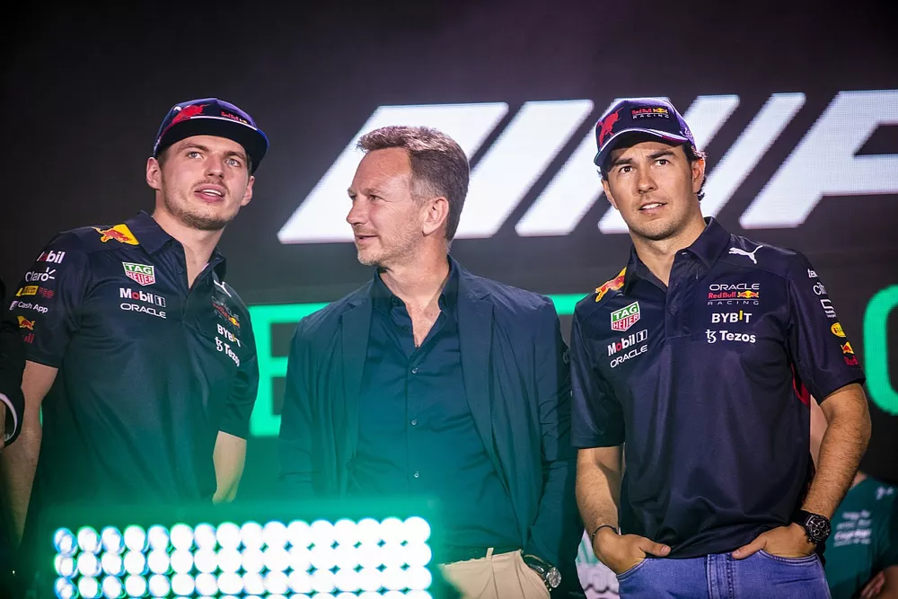 Max Verstappen, Red Bull Racing, Christian Horner, director del equipo, Red Bull Racing, Sergio P&eacute;rez, Red Bull Racing 