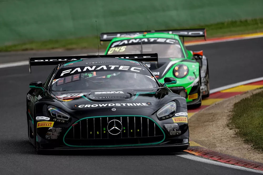 #20 SPS automotive performance Mercedes-AMG GT3: George Kurtz, Valentin Pierburg, Ian Loggie, Reema Juffali