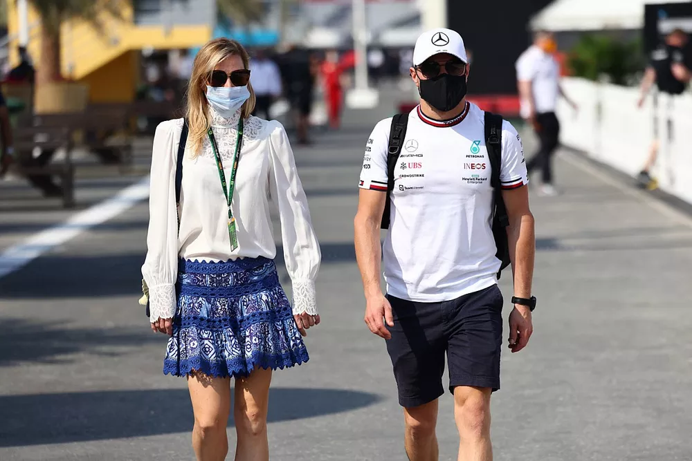 Valtteri Bottas, Mercedes, con Tiffany Cromwell