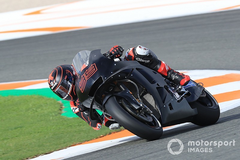 Lorenzo lidera la mañana en el arranque del test de Jerez
