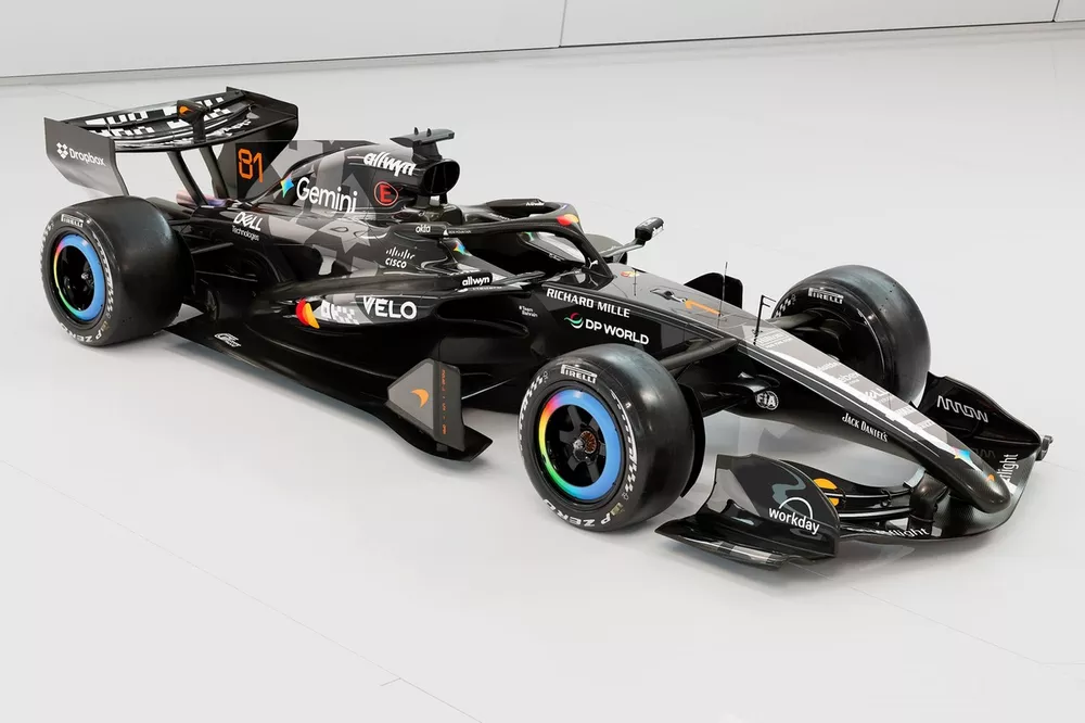 マクラーレンF1各種 F1新時代も覇権を狙う！ 王者マクラーレン、テスト用ブラックカラーの