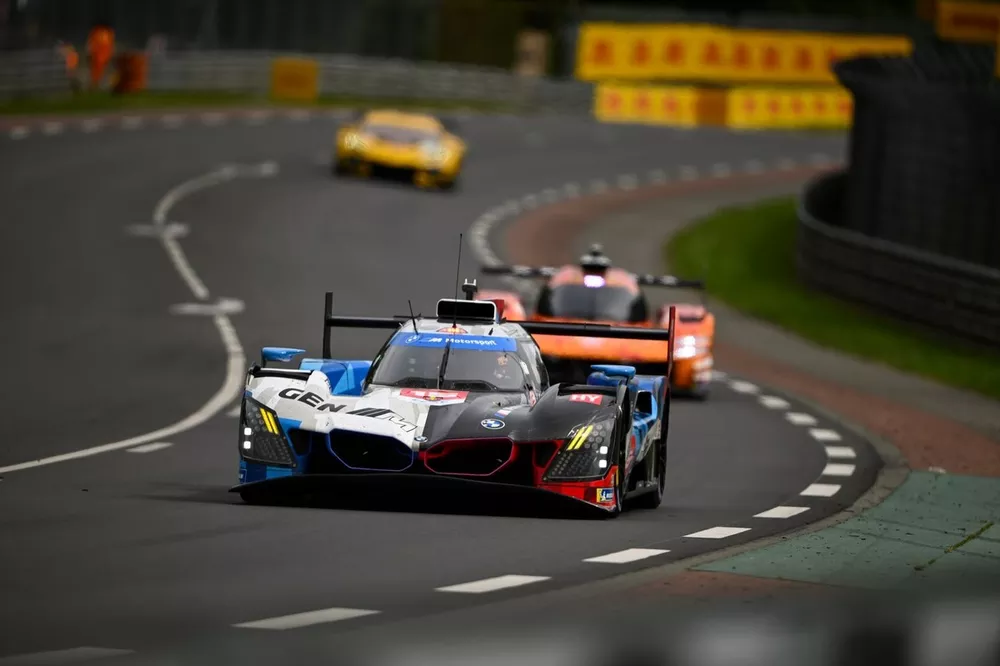 #15 BMW M Team WRT BMW M Hybrid V8: Kevin Magnussen, Raffaele Marciello, Dries Vanthoor