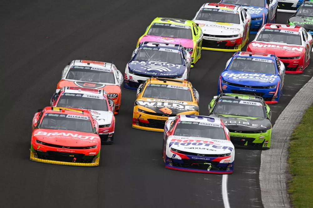 Restart led by Justin Allgaier, No. 7 JR Motorsports Chevrolet; Ross Chastain, No. 9 JR Motorsports Chevrolet