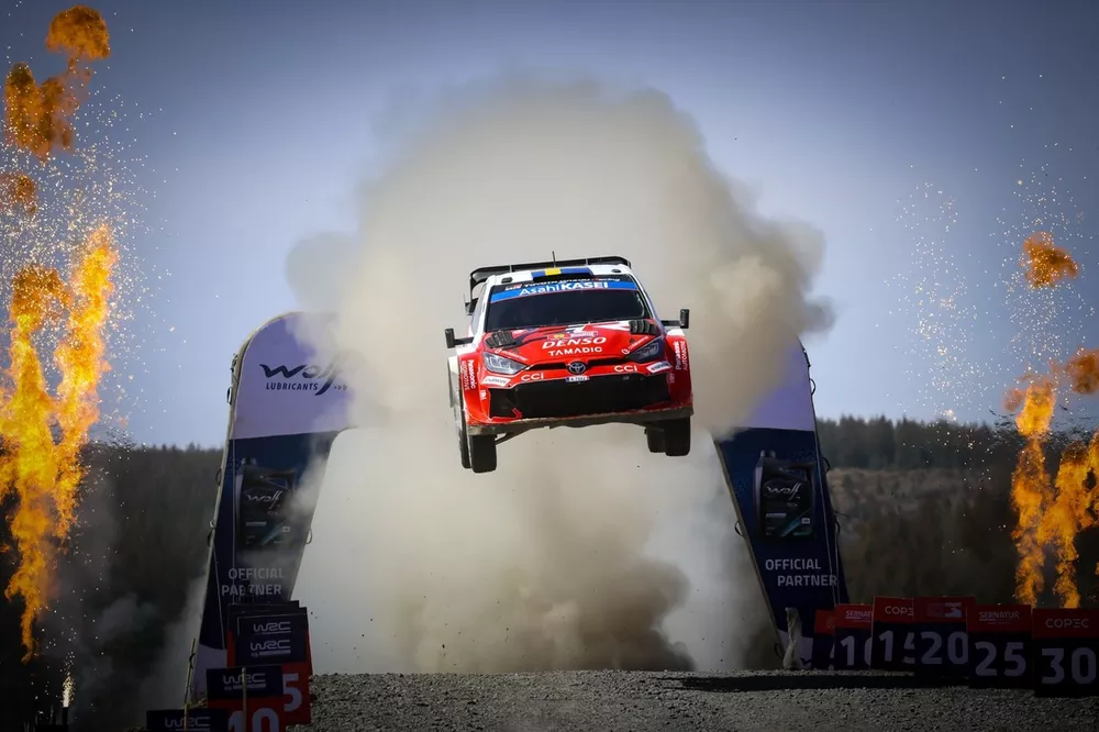 Oliver Solberg, Elliott Edmondson, Toyota Gazoo Racing WRT Toyota GR Yaris Rally1