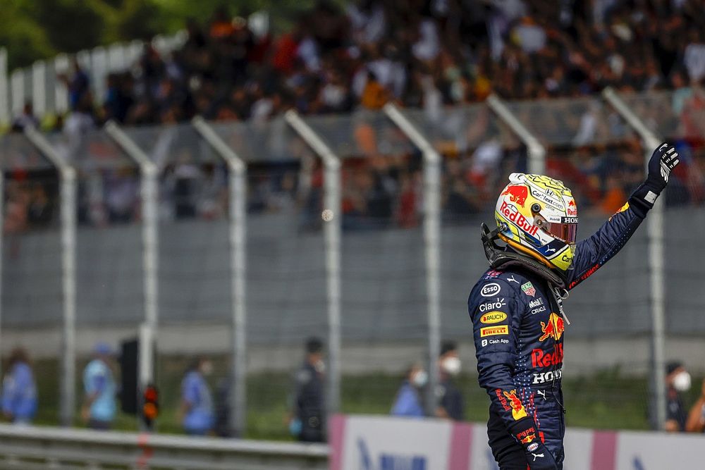 Max Verstappen, Red Bull Racing, 1st position, waves from Parc Ferme
