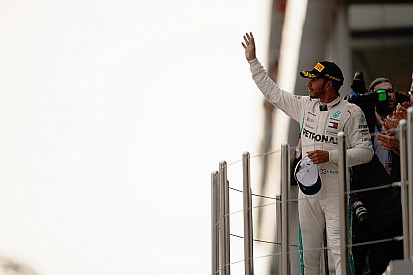 Hamilton, McLaren ve Williams'ın geri dönmesini umuyor