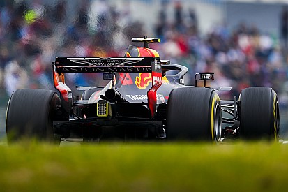 Verstappen szerint a Mercedes egyszerűen túl gyors Japánban, így marad a Ferrari
