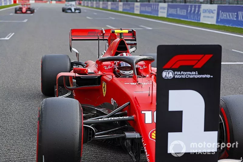 Le poleman Charles Leclerc, Ferrari, le deuxième, Sebastian Vettel, Ferrari, le troisième, Lewis Hamilton, Mercedes AMG F1